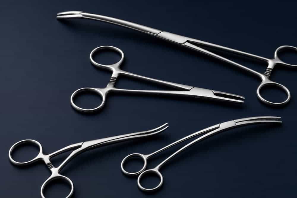 Cardiovascular surgical instruments